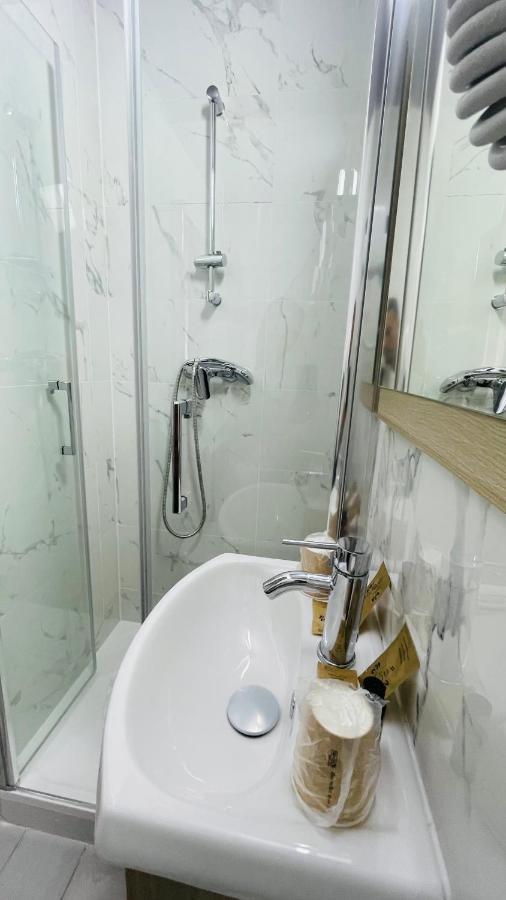 Hotel Louvain Paris Bagian luar foto