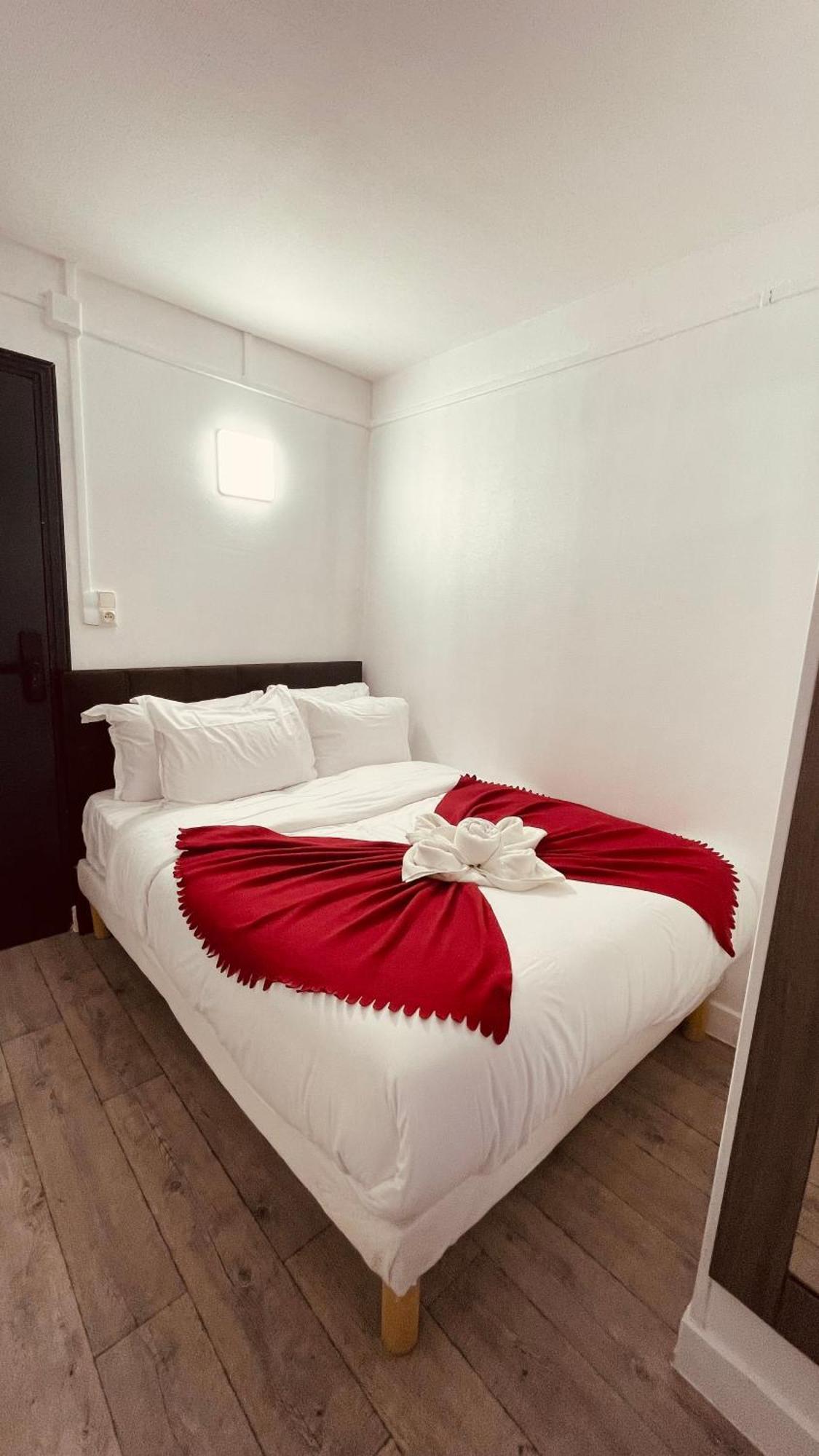 Hotel Louvain Paris Bagian luar foto